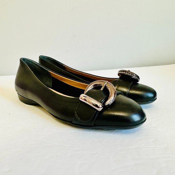 NWOT NATURALIZER POLLY BLACK LEATHER RHINESTONE GUNMETAL BUCKLE FLATS SHOES - Picture 1 of 8